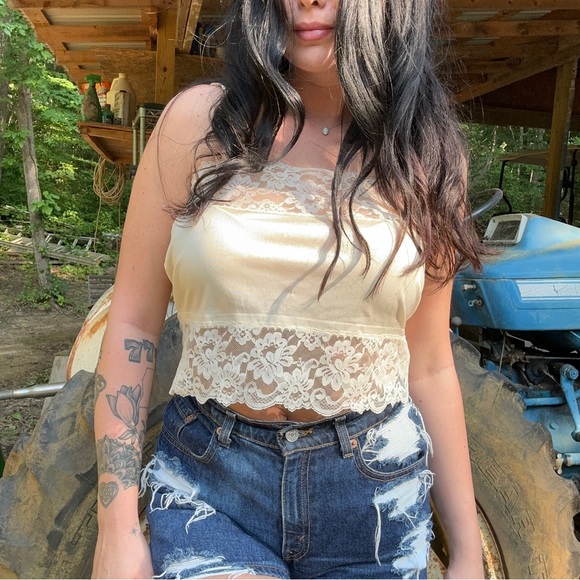 Sold - Picture 3 of 5